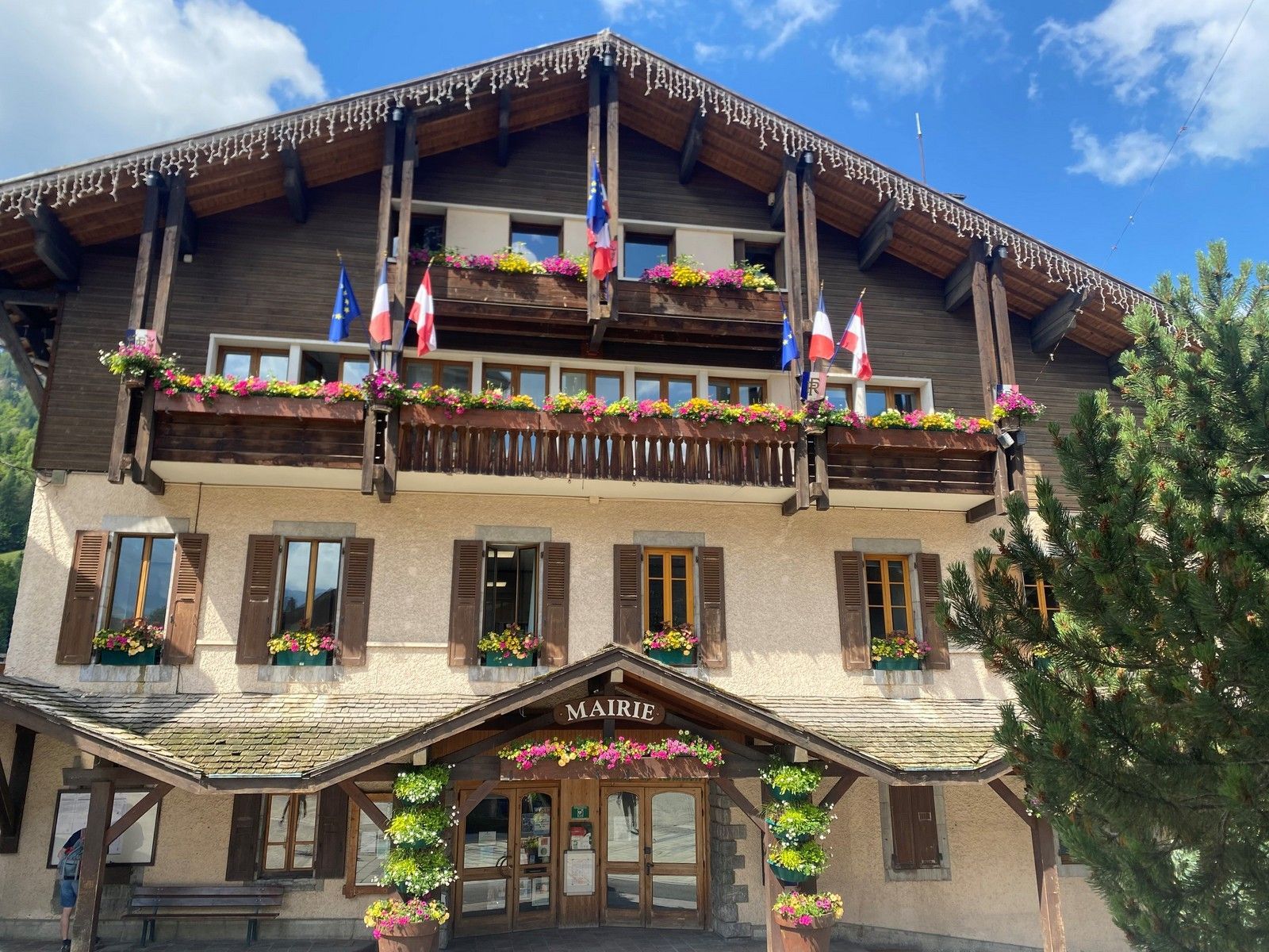 mairie de la clusaz, haute-savoie (74)